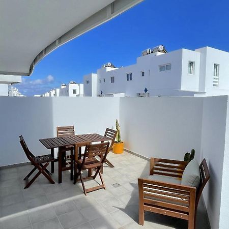 Casahost Villa Dolce Vita Costa Teguise Exterior photo