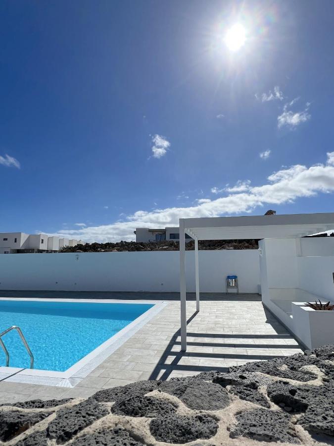 Casahost Villa Dolce Vita Costa Teguise Exterior photo